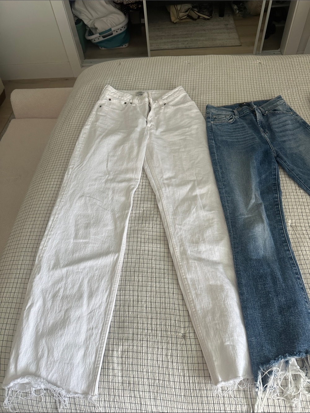 White High-Rise Straight Jeans - Classic Women's Denim size 25-27-28